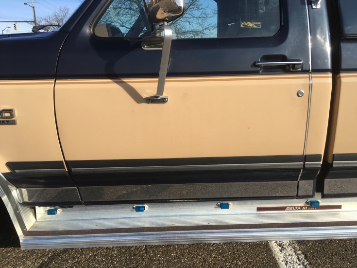 1990 Ford F-150 XLT Lariat photo