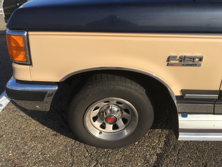 1990 Ford F-150 XLT Lariat photo