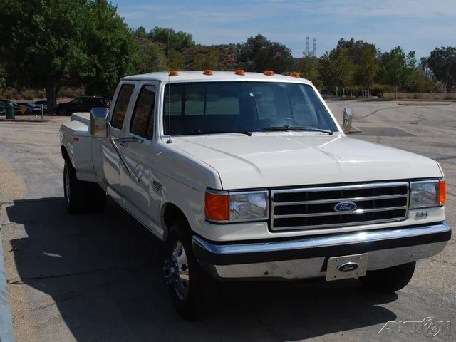 The 1989 Ford F-350 photos