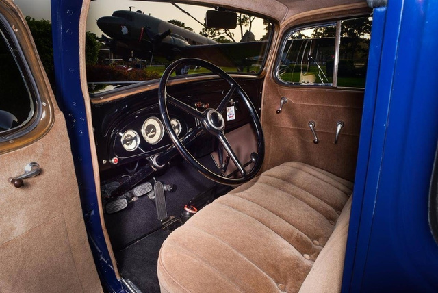 1934 Chevrolet Master 5-Window photo