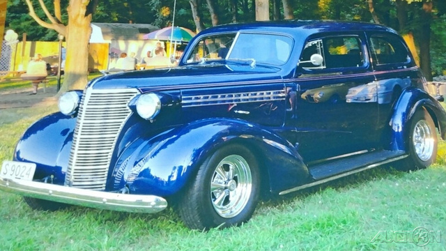 The 1938 Chevrolet MASTER DELUXE 