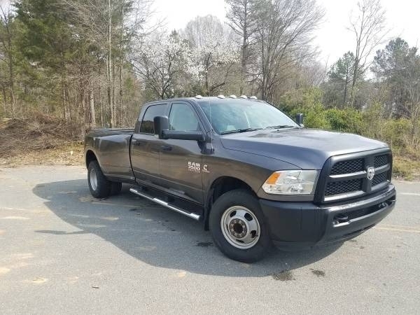 2016 RAM 3500 Tradesman photo