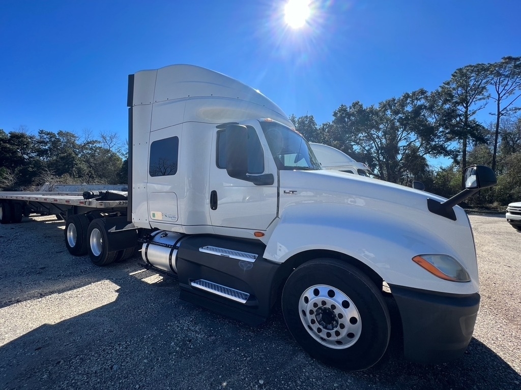2018 International LT625 Sleeper Semi