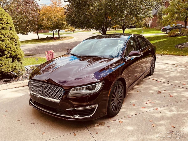 The 2017 Lincoln MKZ Reserve photos