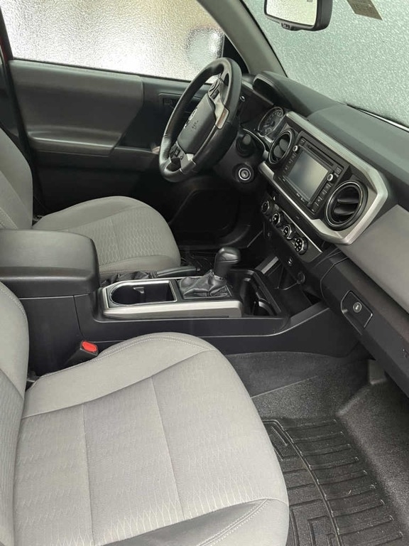 2016 Toyota Tacoma SR5 V6 photo