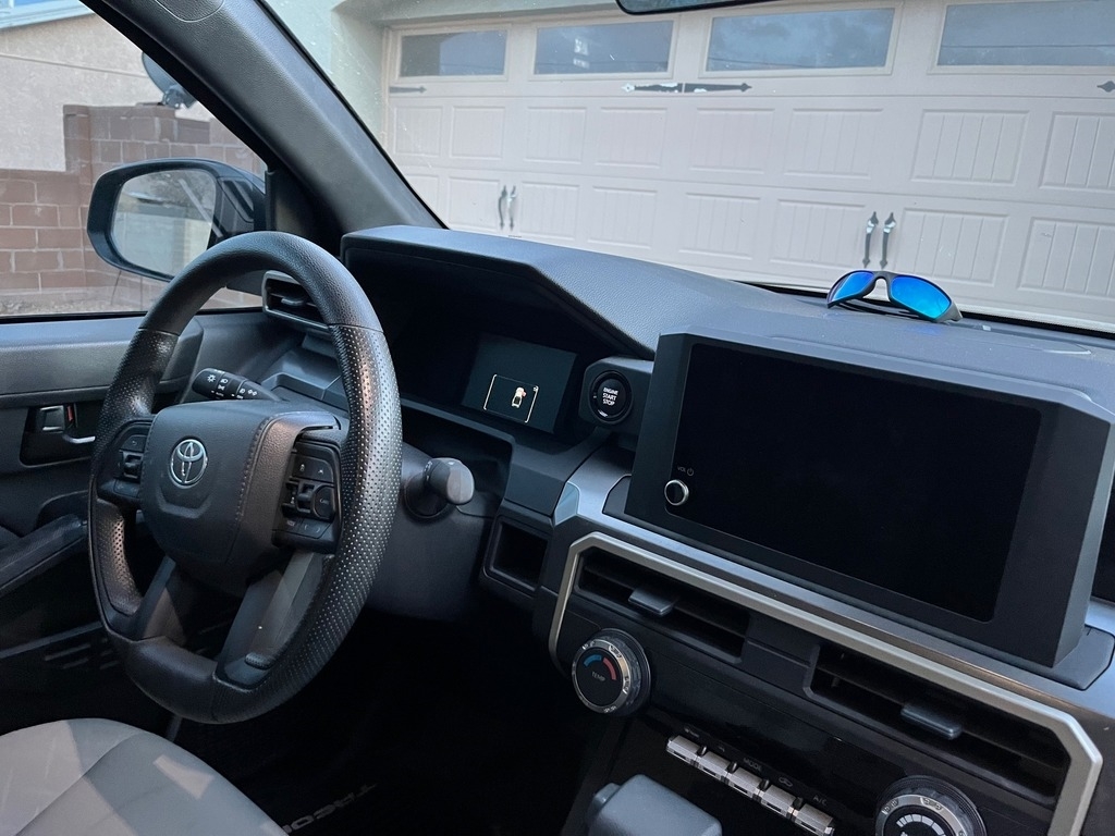 2024 Toyota Tacoma SR5 photo