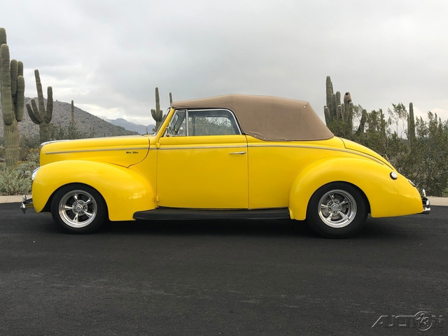 The 1940 Ford DELUXE Convertible photos
