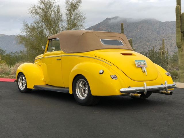 1940 Ford DELUXE Convertible photo