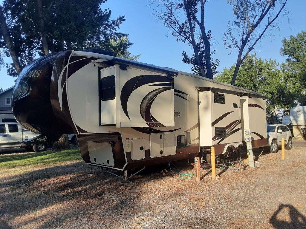 2015 Palomino Columbus 365RL Fifth Wheel
