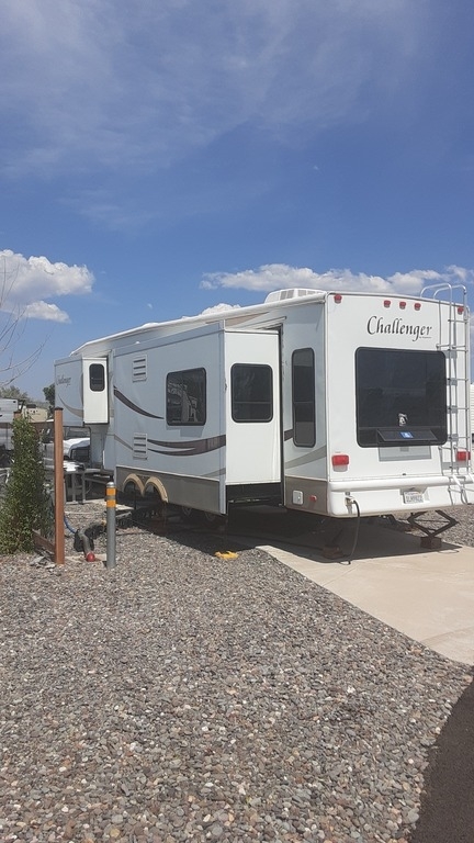 2008 Keystone Challenger 33DBB