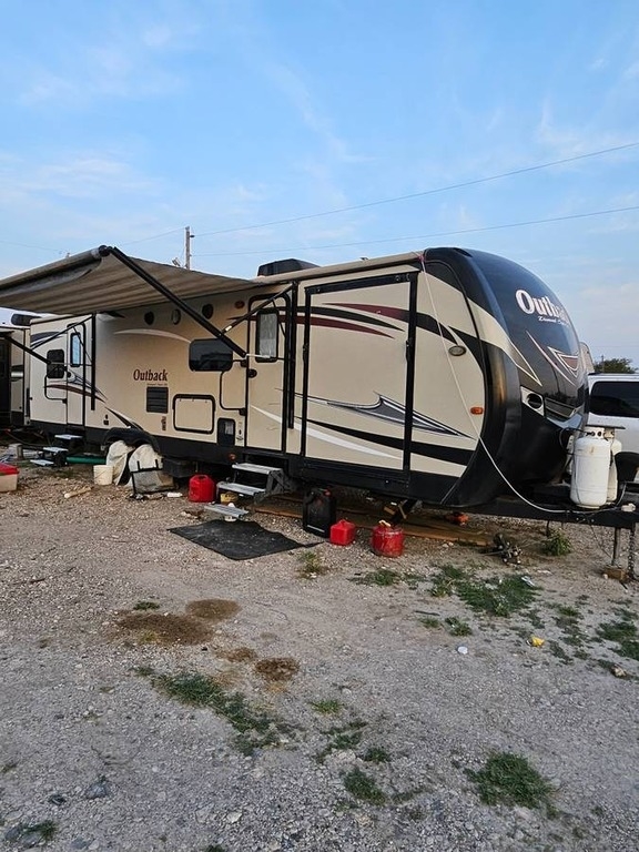 2017 Keystone Outback Diamond Super-Lite 324CG Toy Hauler Travel Trailer