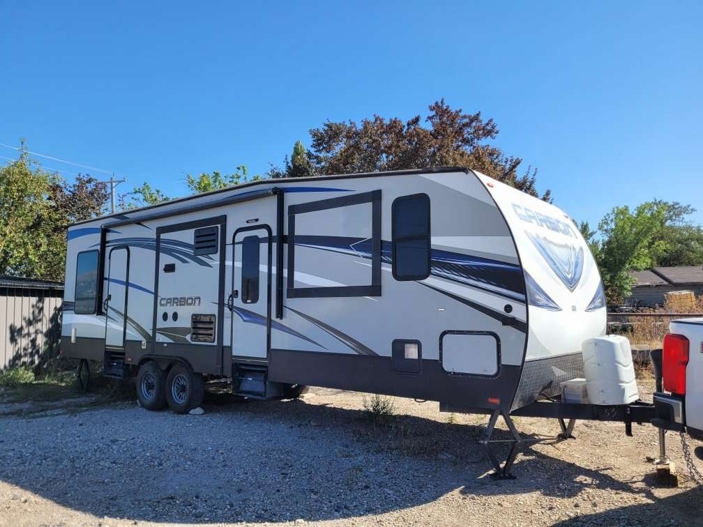 2018 Keystone Carbon 33 Travel Trailer Toy Hauler