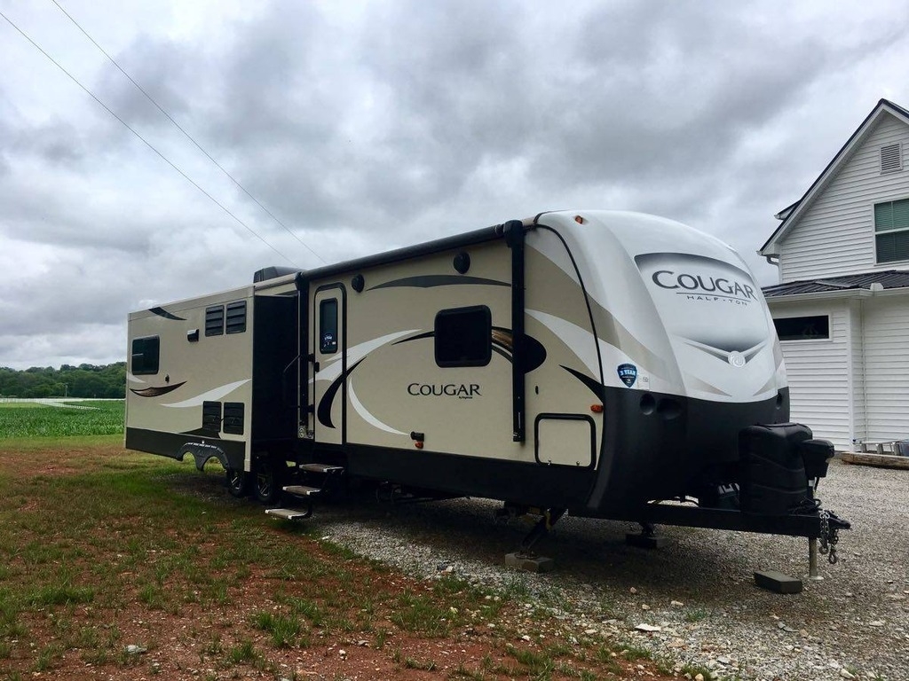 2018 Keystone Cougar Half-Ton (East) 33SAB Travel Trailer RV 37' 33SAB