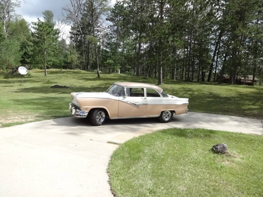 The 1956 Ford Fairlane  photos
