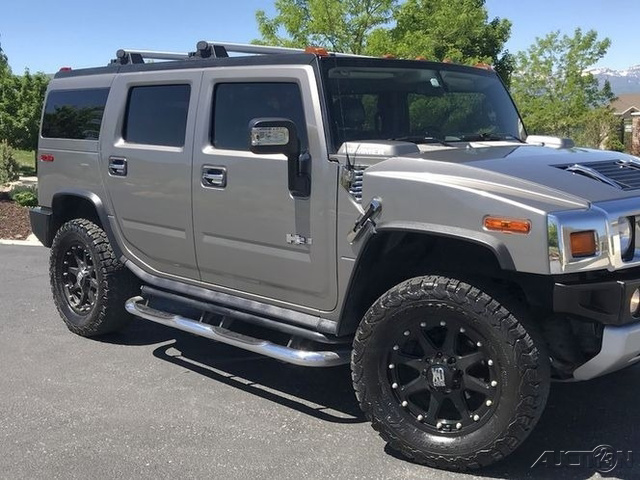 The 2009 HUMMER H2 Luxury photos