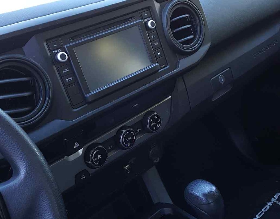 2018 Toyota Tacoma SR5 photo