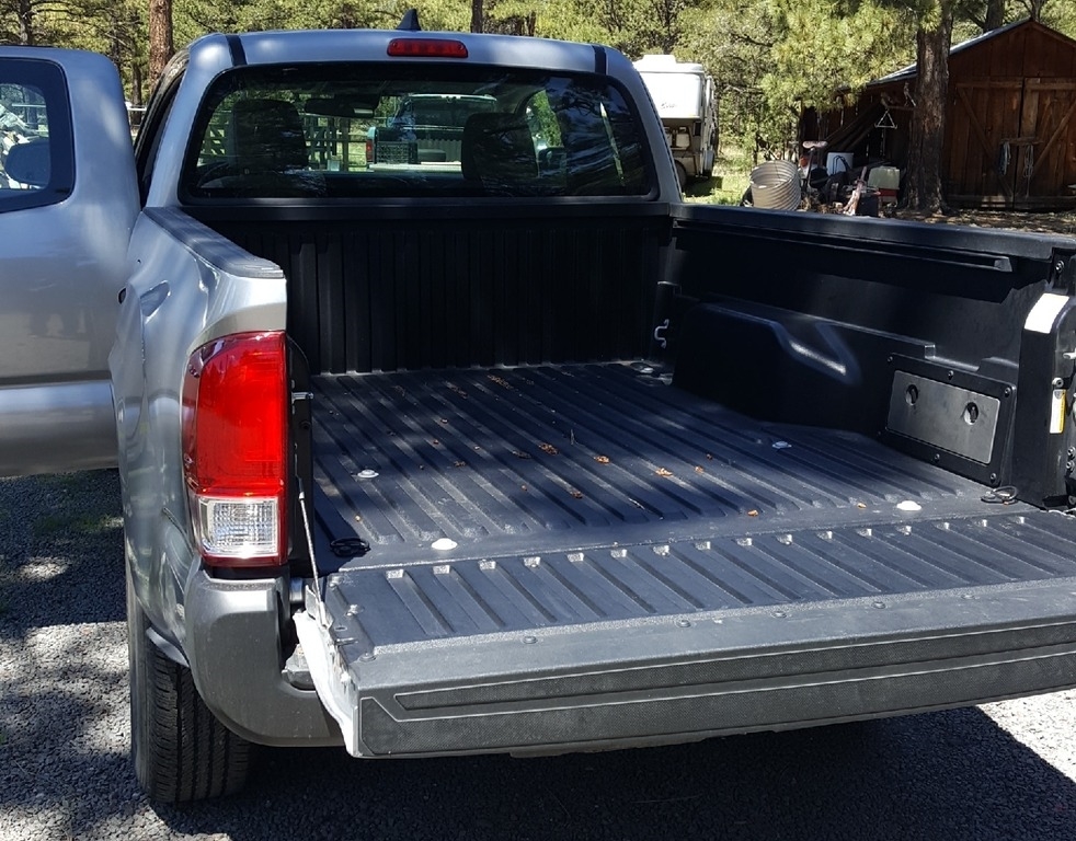 2018 Toyota Tacoma SR5 photo
