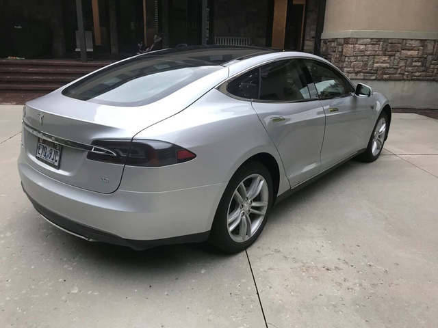 2013 Tesla Model S photo