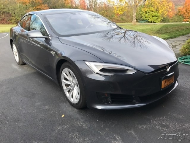 2016 Tesla Model S 75D photo