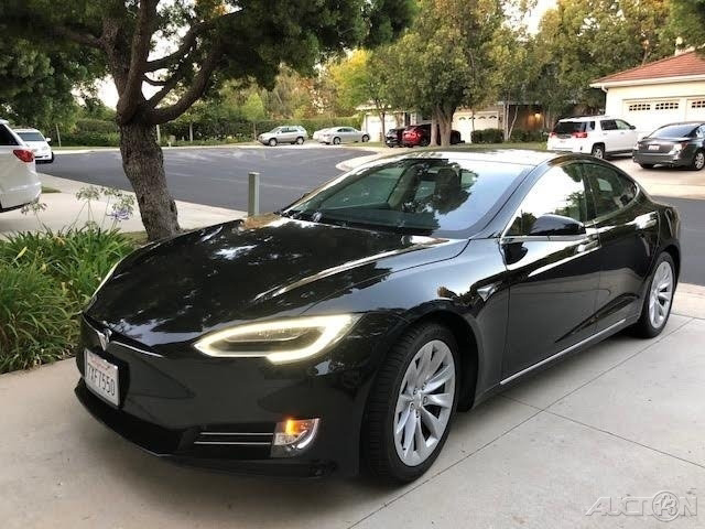 The 2016 Tesla Model S 75D photos