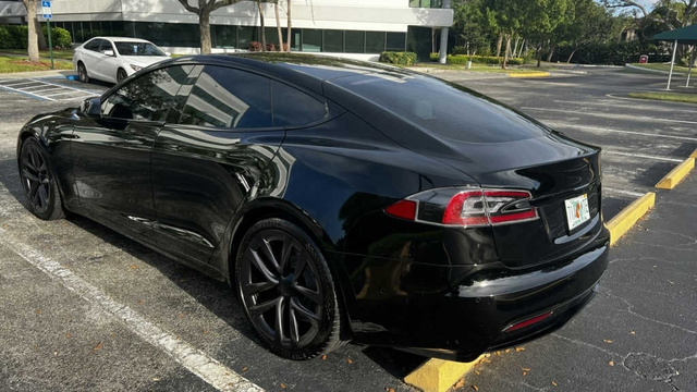 2021 Tesla Model S Long Range photo