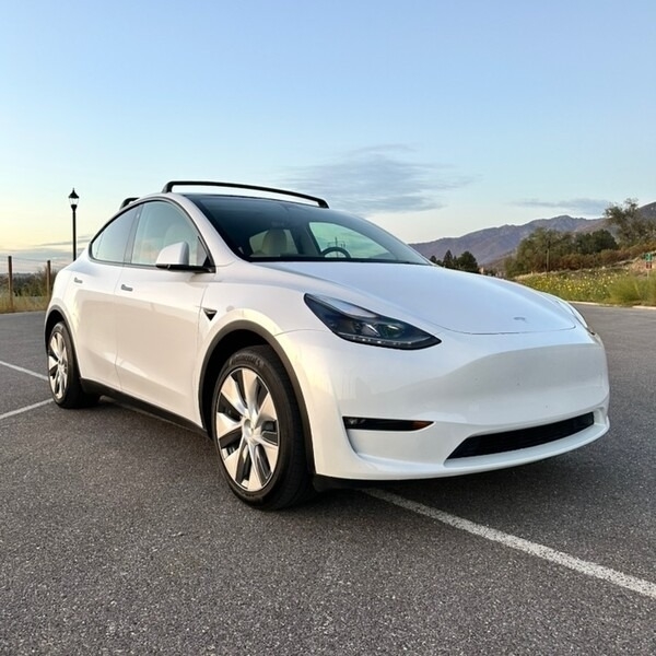 The 2023 Tesla Model Y Long Range photos