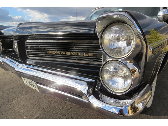 The 1963 Pontiac Bonneville 