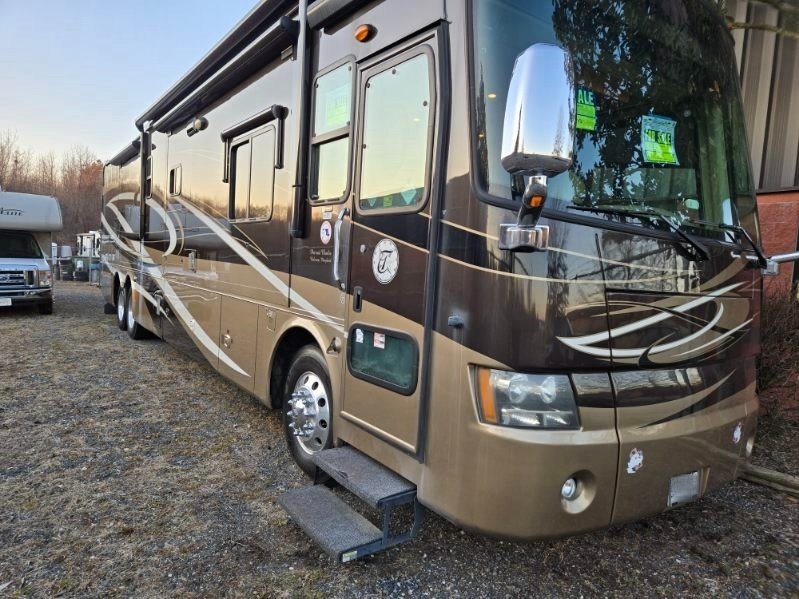 2010 Tiffin Motorhomes Phaeton 42 QBH Class A Diesel