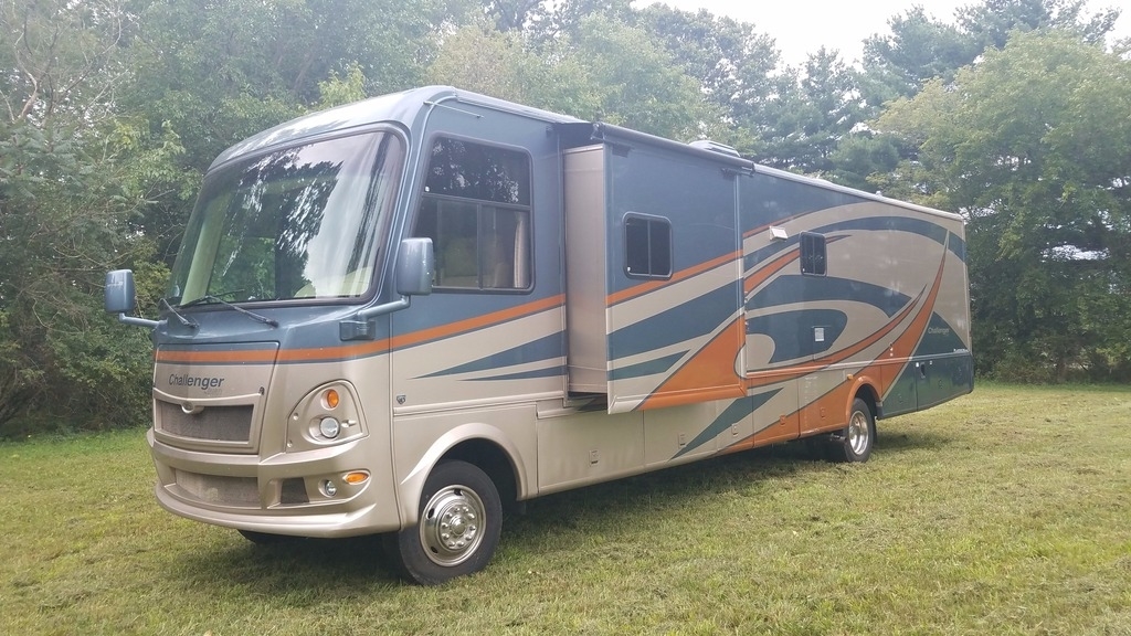 2008 Damon Motor Coach Challenger 377 V10