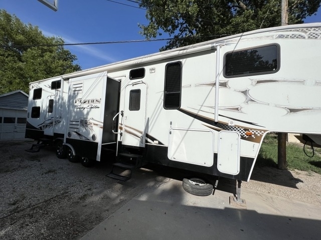 2009 Keystone Fuzion 403