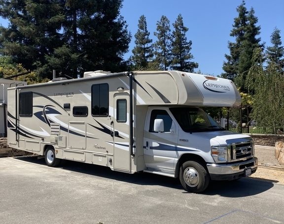 2016 Coachmen Leprechaun 319 DS V10