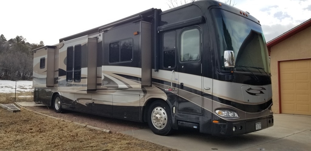 2008 Damon Motor Coach Tuscany 4055 360HP 5 Slides 30k Miles I6 Diesel Pusher