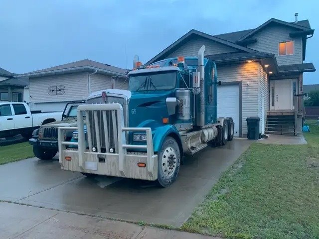 2012 Kenworth W900L Sleeper