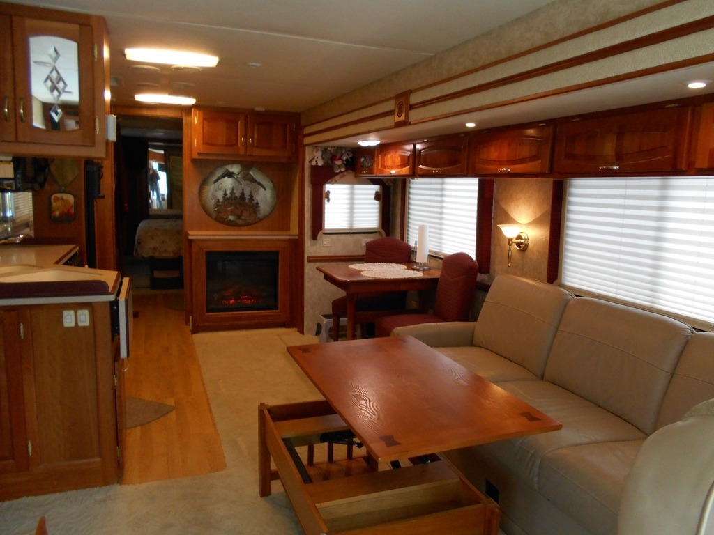 2005 Newmar Dutchstar M4010 Class A Motorhome King Bed Diesel M4010