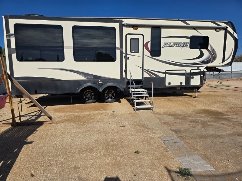 2015 Keystone Alpine 3010RE Fifth Wheel
