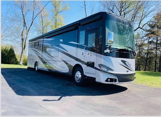 2018 Tiffin Motorhomes Phaeton 40 IH I6 Diesel Pusher