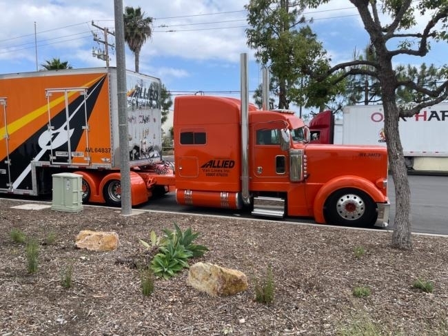 2019 Peterbilt 389 Sleeper Semi