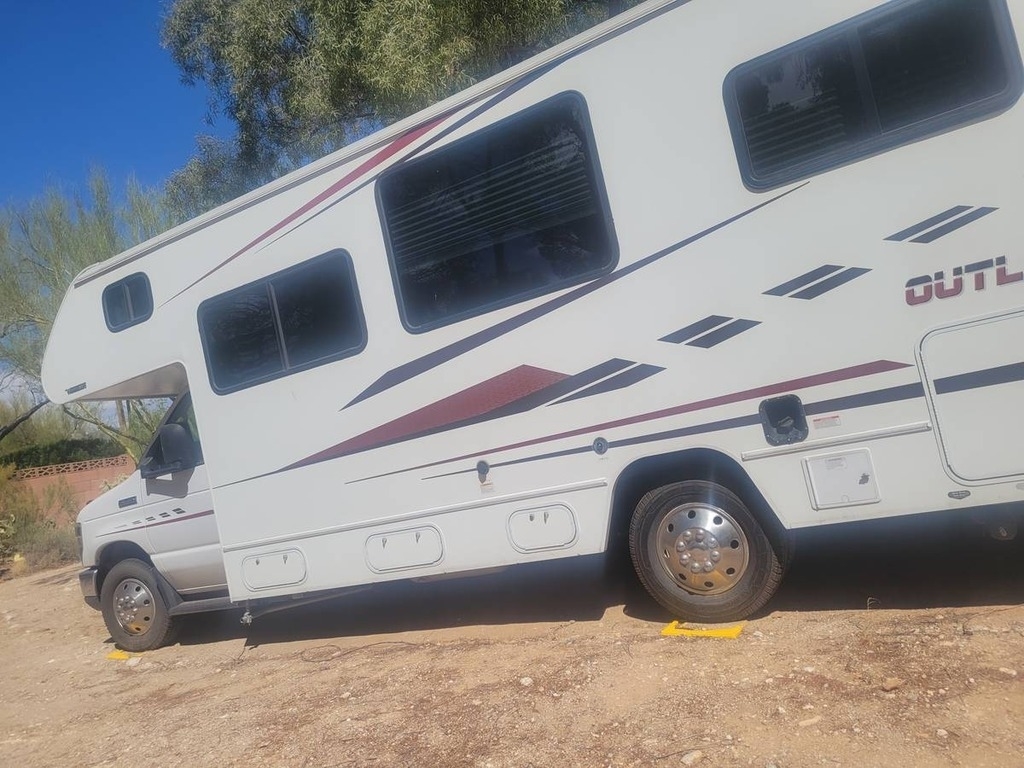 2019 Winnebago Outlook 25J V8
