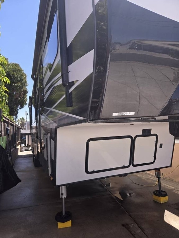 2019 Keystone Fuzion 373 Fifth Wheel Toy Hauler