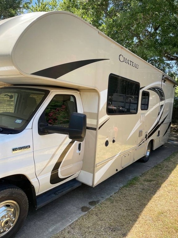 2018 Thor Motor Coach Chateau 26B V10