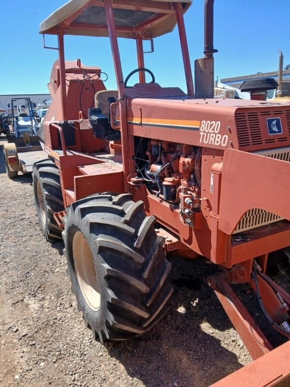 2000 Ditch Witch 8020T Ride-On Trencher 970 Hrs 36