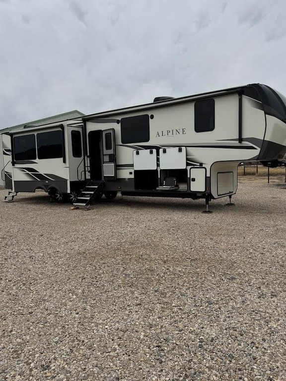 2021 Keystone Alpine 3910RK