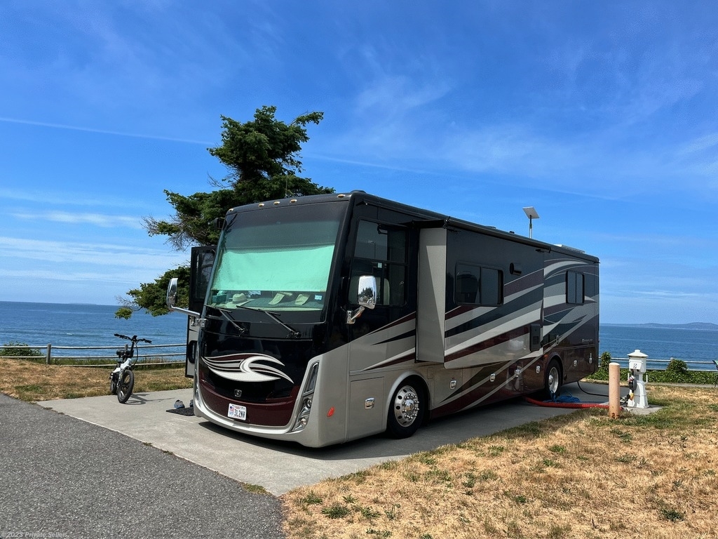 2017 Tiffin Motorhomes Allegro Breeze 32 BR V8 Diesel Pusher