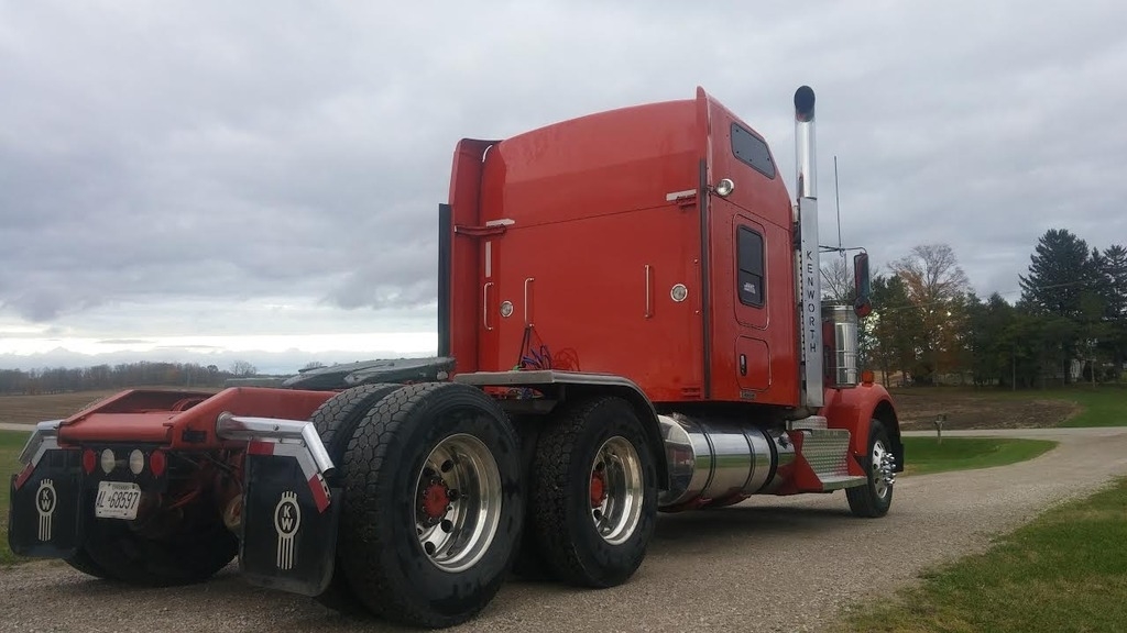 Дом на колёсах Kenworth w900l