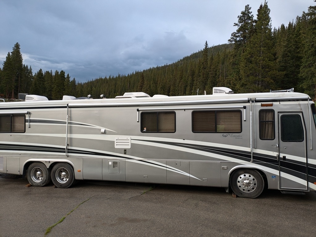 2000 Monaco® Executive® 42PLS Class A RV