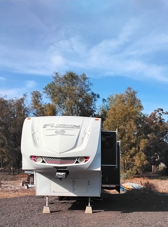 2011 Keystone Fuzion 360 Fifth Wheel Toy Hauler