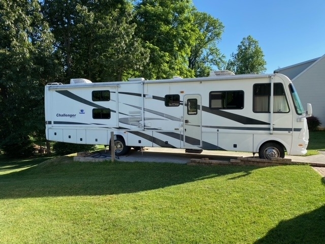 2008 Damon Motor Coach Challenger 376 376 V10