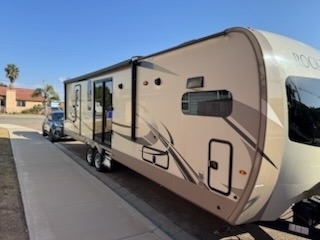 2018 Forest River Rockwood Signature Ultra Lite 8335BSS Travel Trailer
