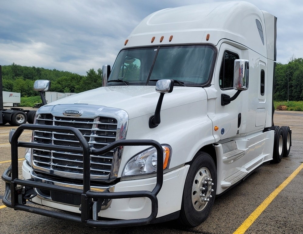 2016 Freightliner Cascadia 125SLP Cummins