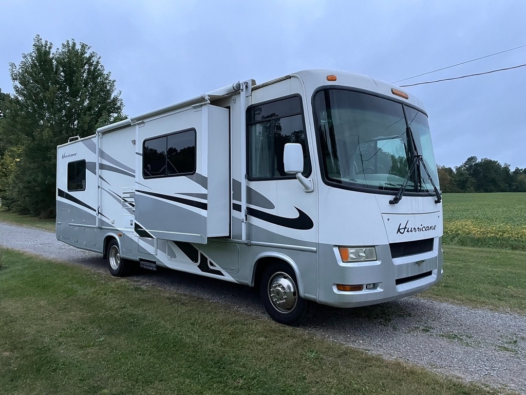 2007 Thor Motor Coach Hurricane 31D Triton